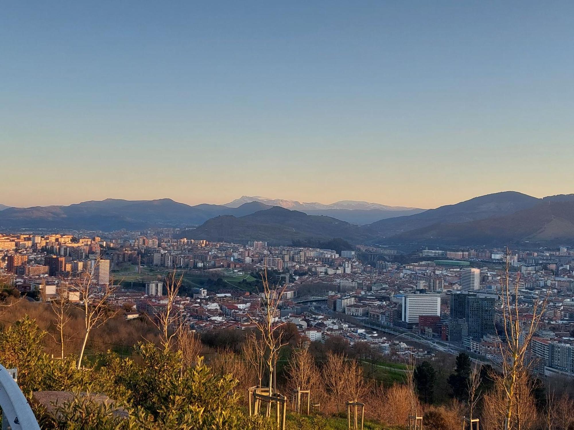 Bilbao Center Apt 90'S Parking 外观 照片